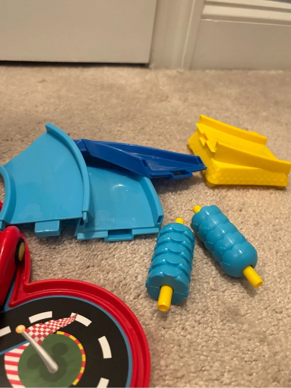 Disney Junior Mickey Mouse Stow & Go Garage Race Track Minnie Goofy Donald